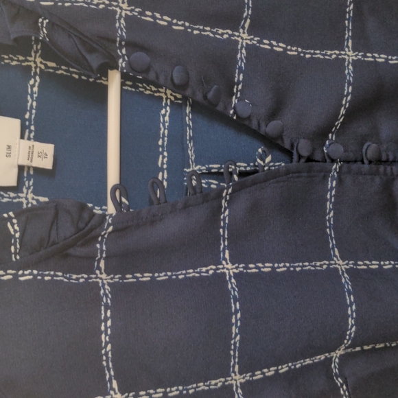 Button up ruffle neck blouse grid pattern - Picture 2 of 2